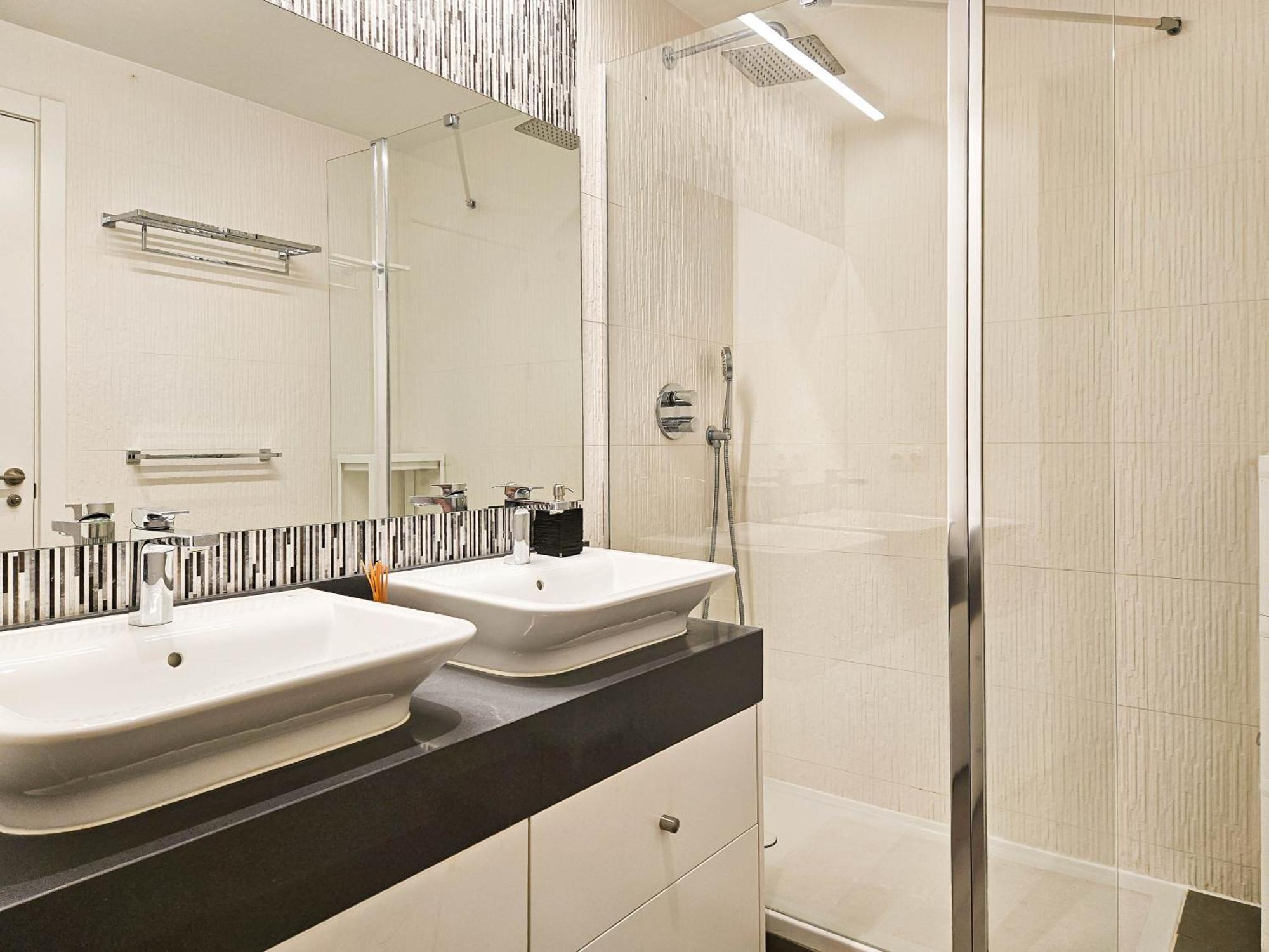Luxury Ground Floor Apt - 300 M To Cabopino Golf 马尔韦利亚 外观 照片